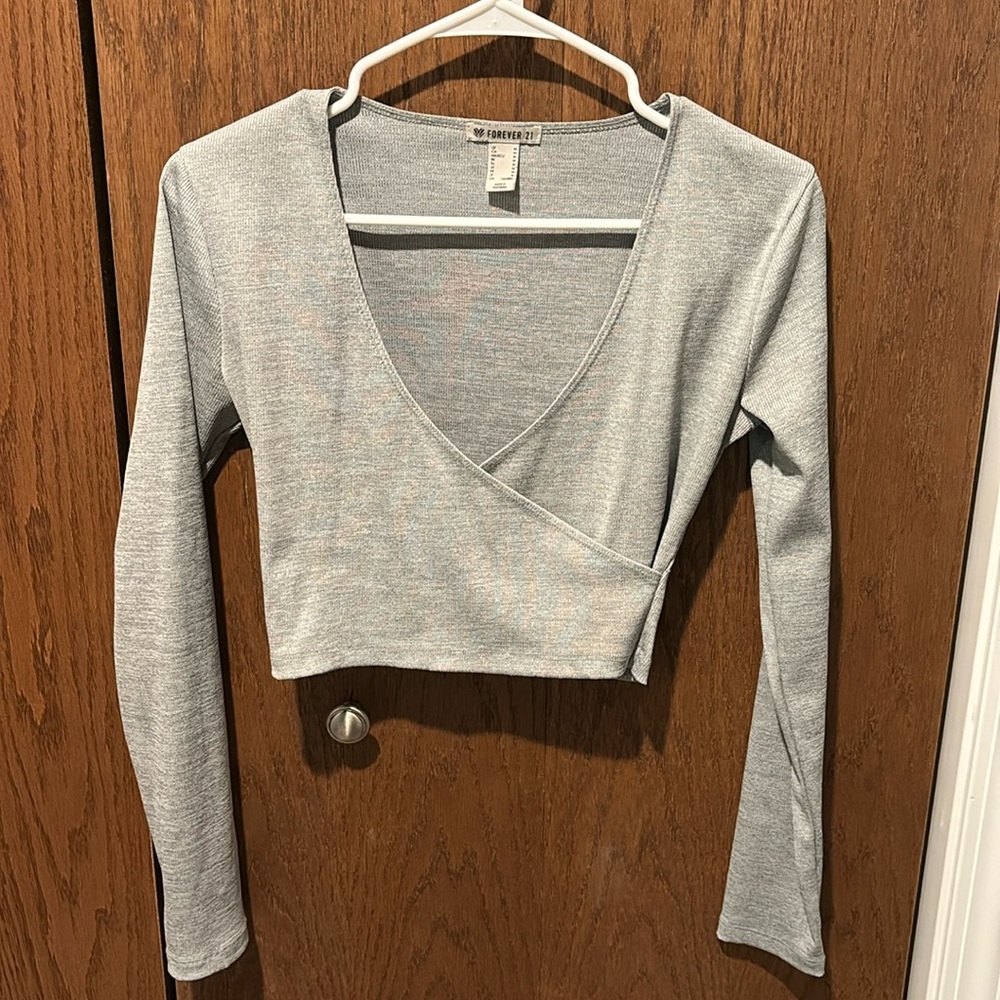 Forever 21 Athletic Style Ribbed V-Neck - Gray